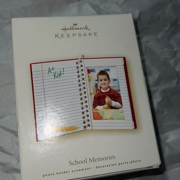 HALLMARK School Memories Photo frame ornament Graduation ~ in BOX 2008 - Picture 1 of 3